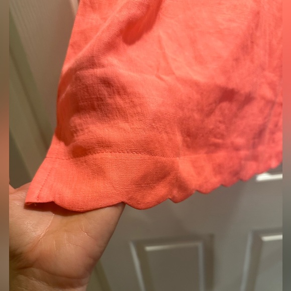 Neon Coral Scallop Hem V-Neck Tank - Picture 3 of 5